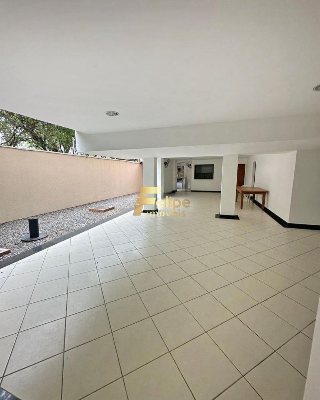 Apartamento à venda com 3 quartos, 96m² - Foto 2