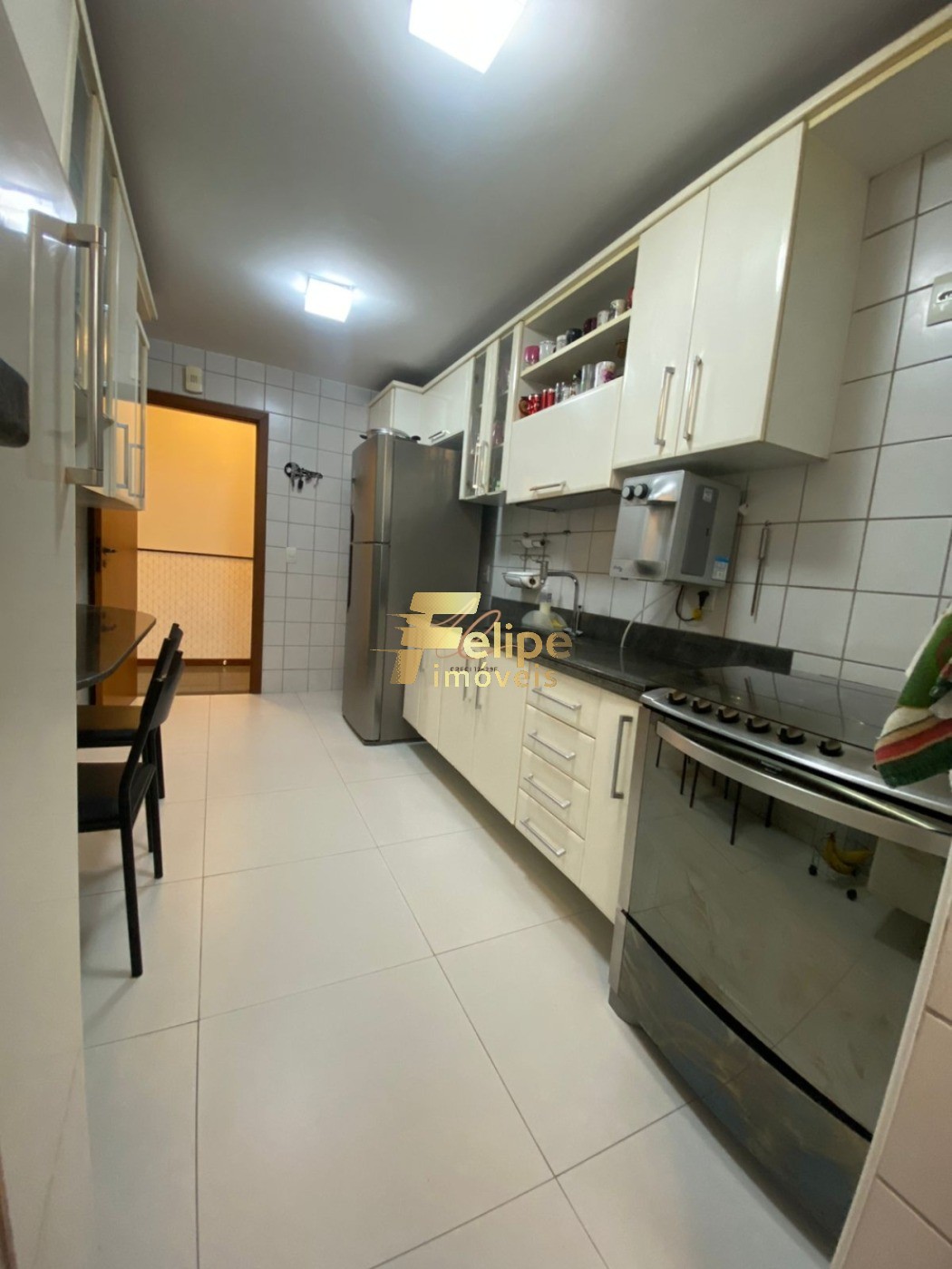 Apartamento à venda com 3 quartos, 95m² - Foto 4