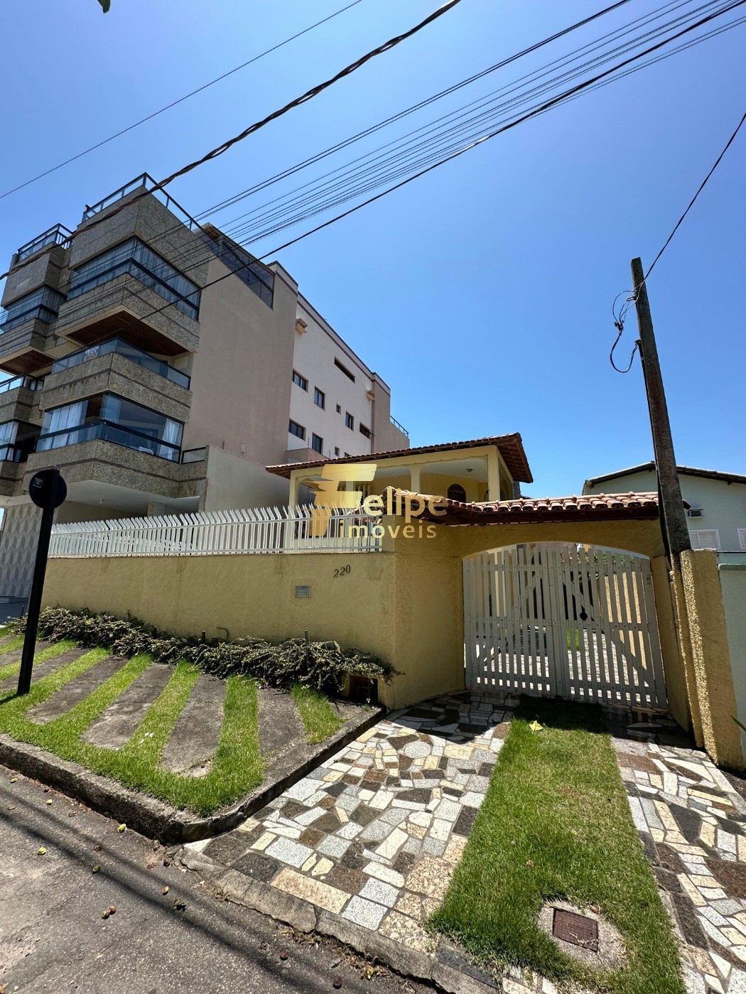 Casa à venda com 5 quartos, 250m² - Foto 3