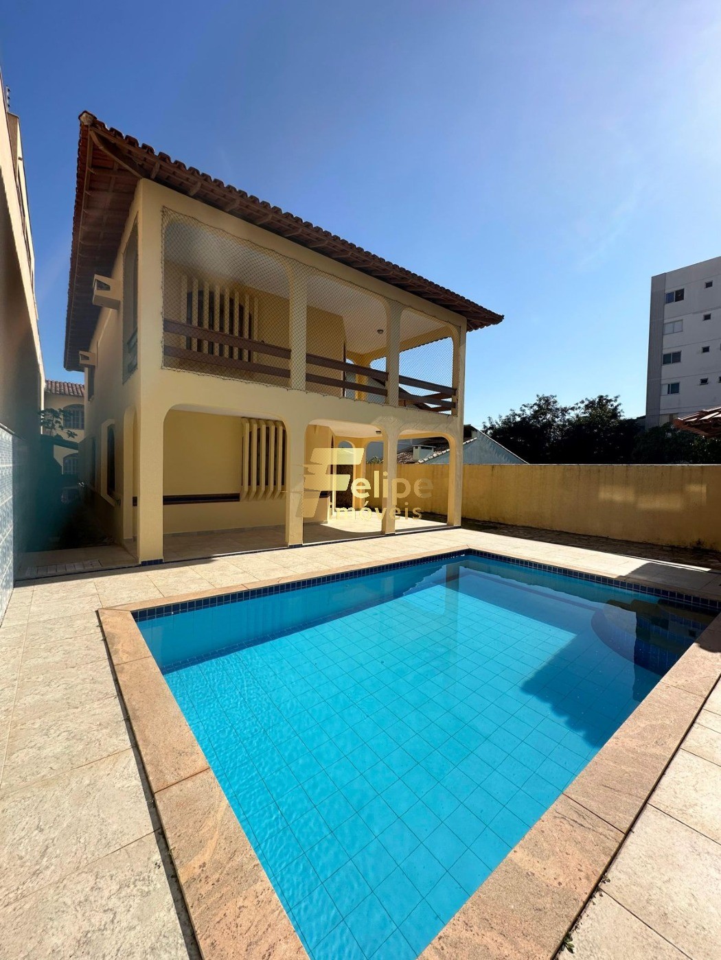 Casa à venda com 5 quartos, 250m² - Foto 1