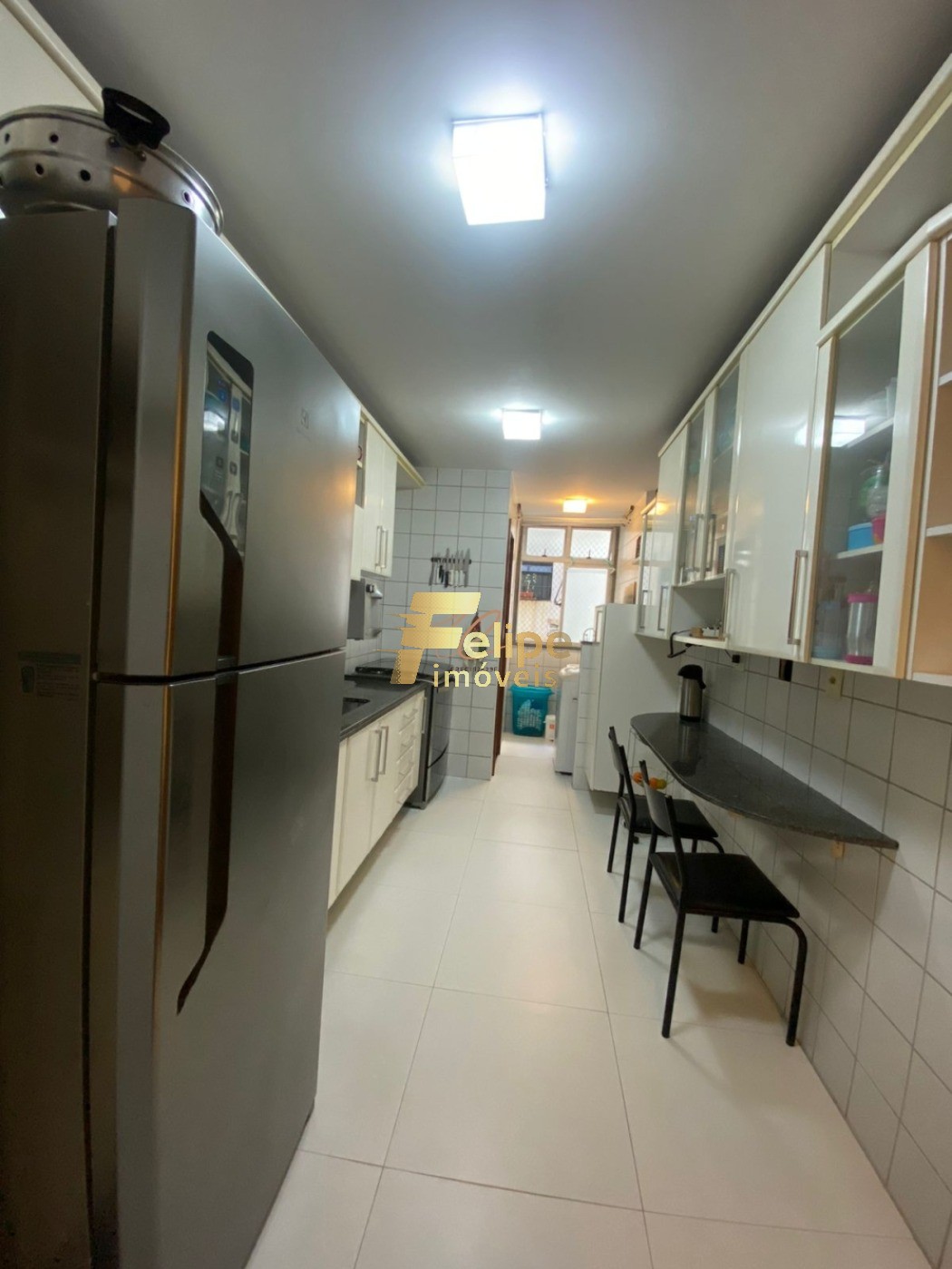 Apartamento à venda com 3 quartos, 95m² - Foto 3