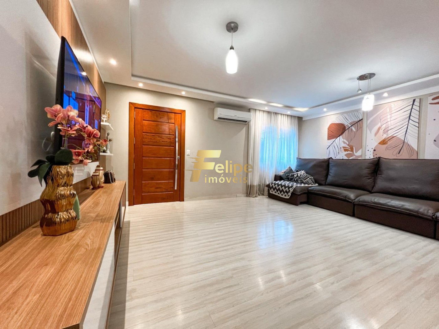Casa, 5 quartos, 237 m² - Foto 1