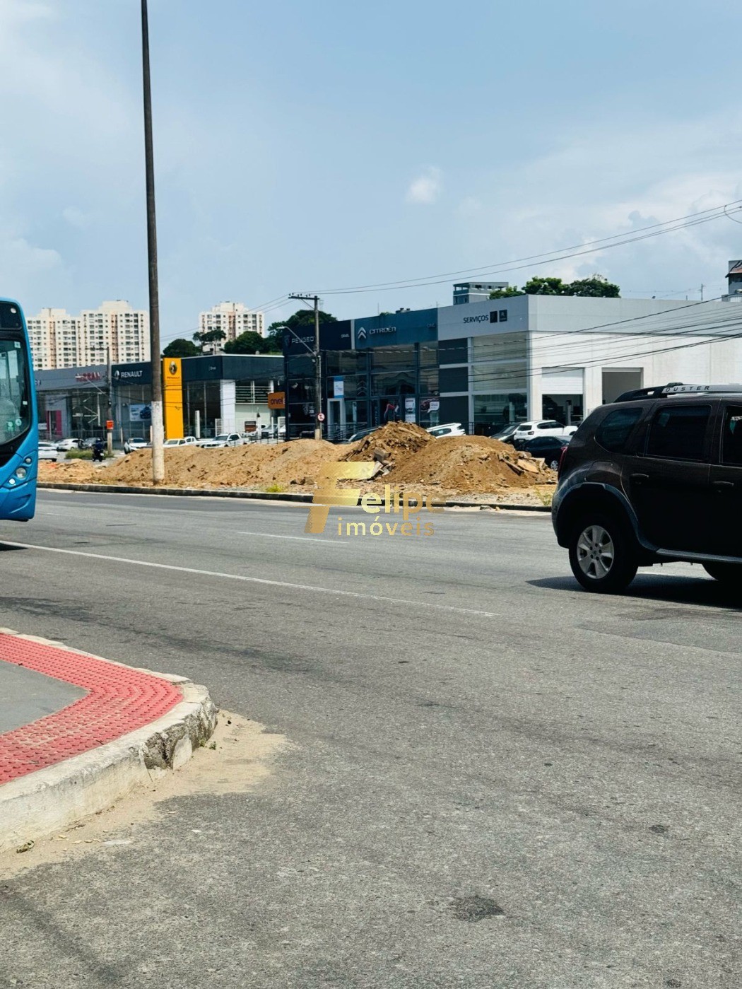 Loteamento e Condomínio, 600 m² - Foto 1