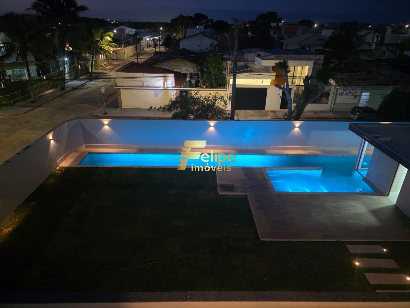 Casa, 6 quartos, 360 m² - Foto 1