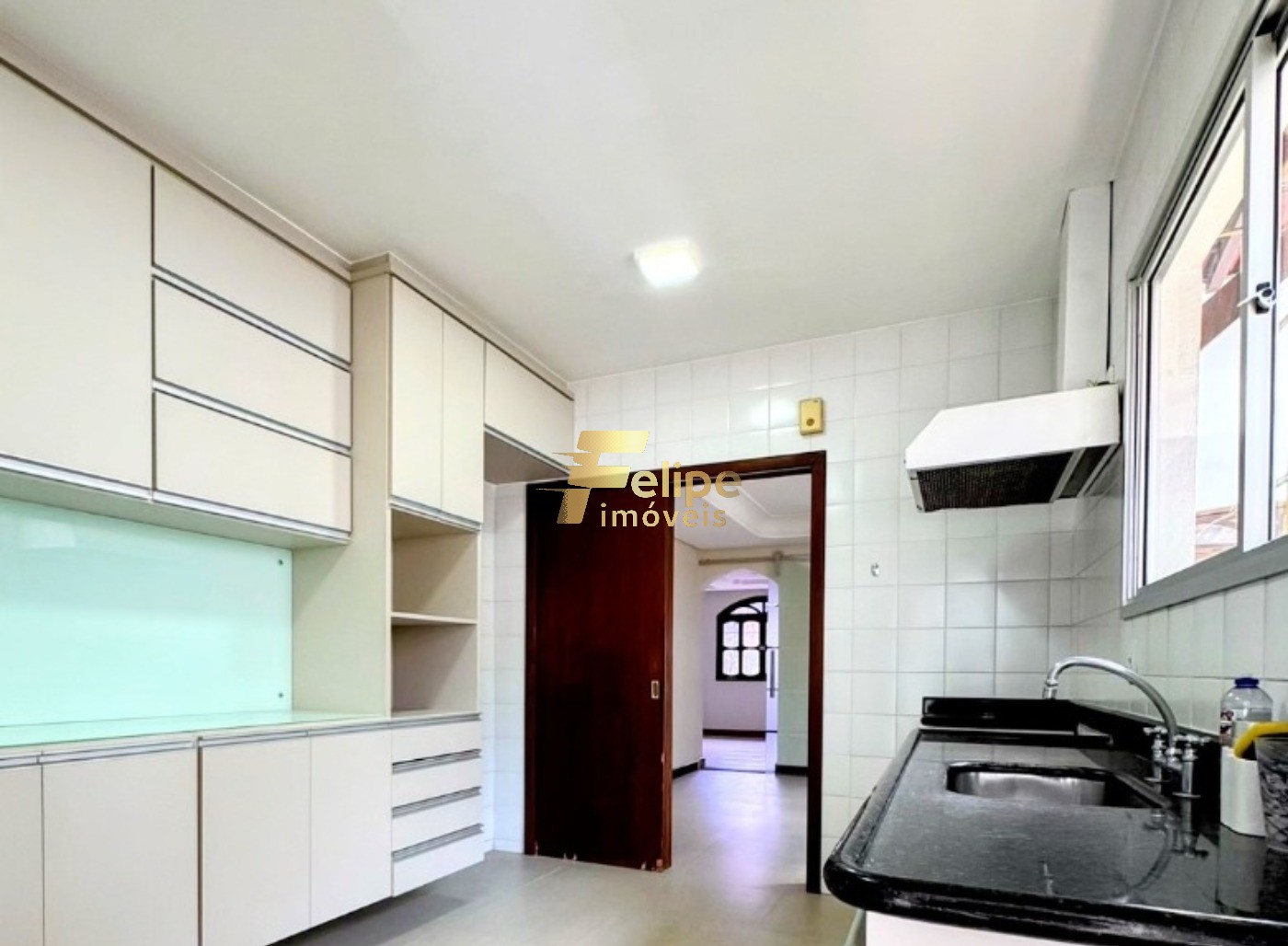 Casa, 3 quartos, 209 m² - Foto 2
