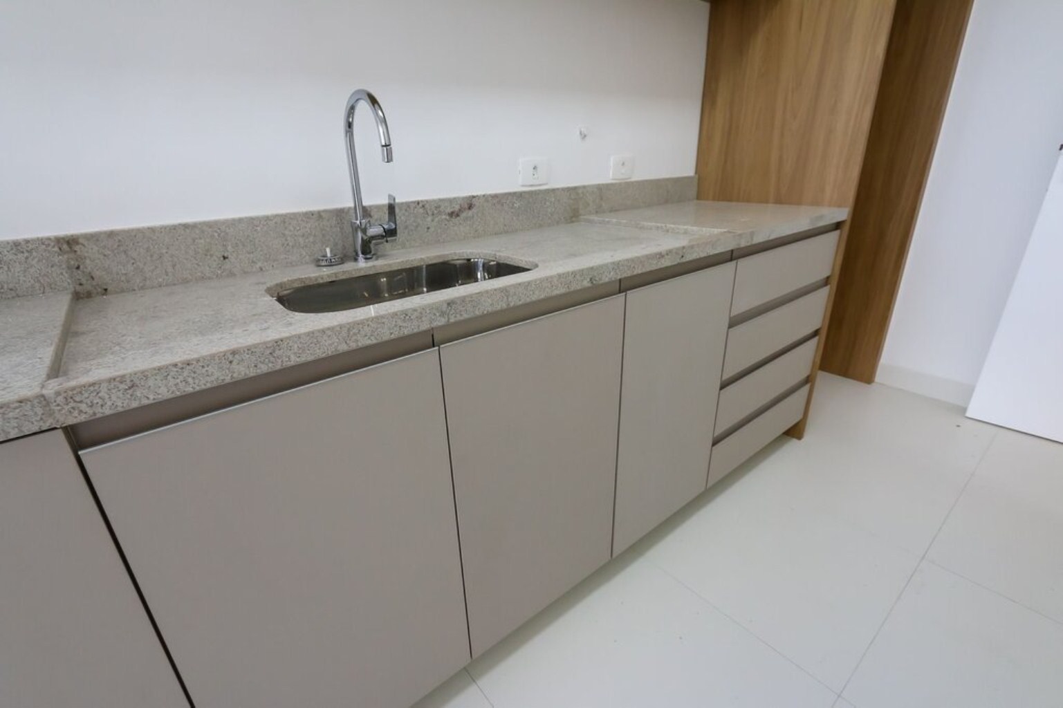 Apartamento à venda com 2 quartos, 66m² - Foto 8