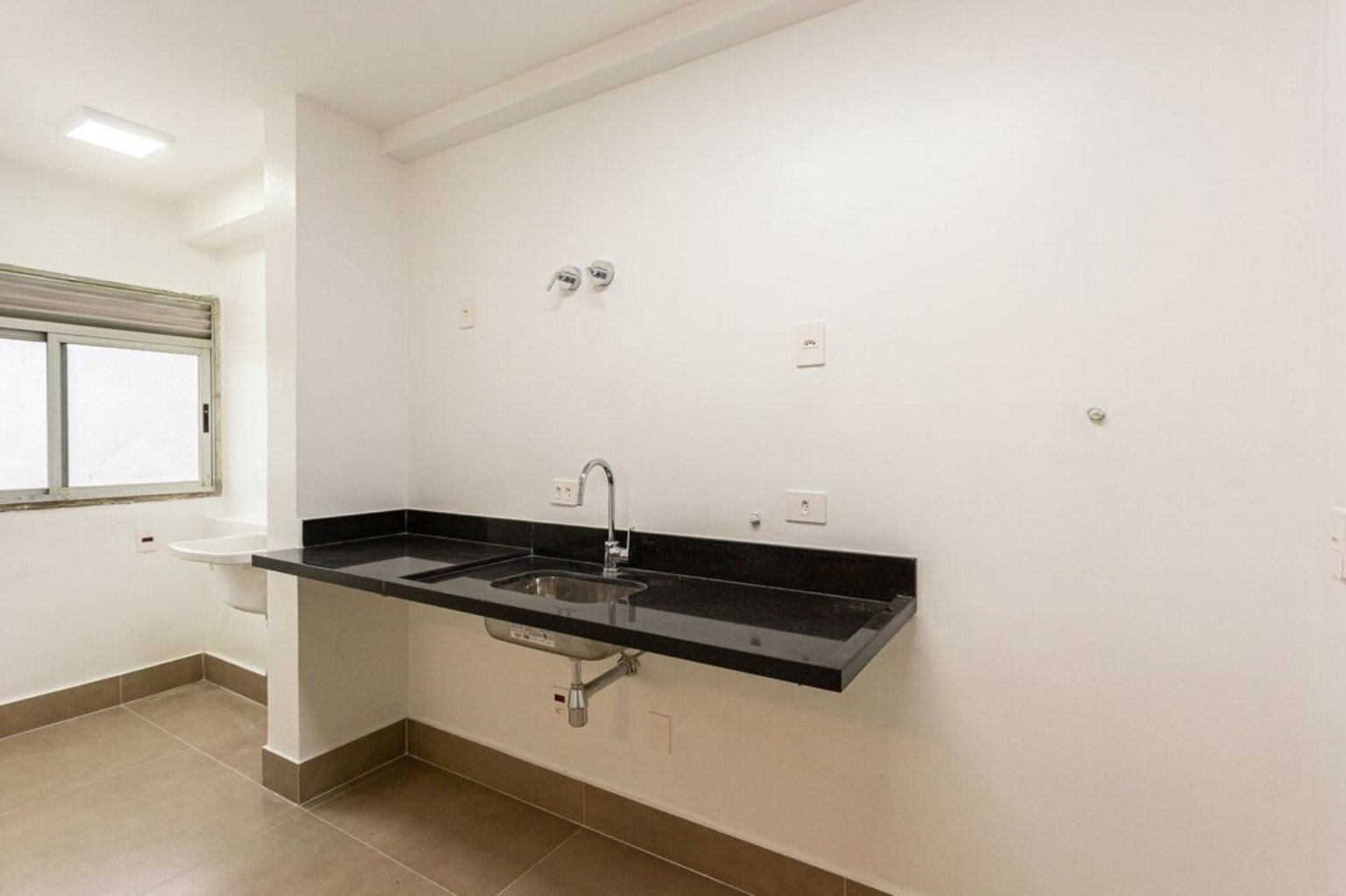 Apartamento à venda com 1 quarto, 62m² - Foto 11