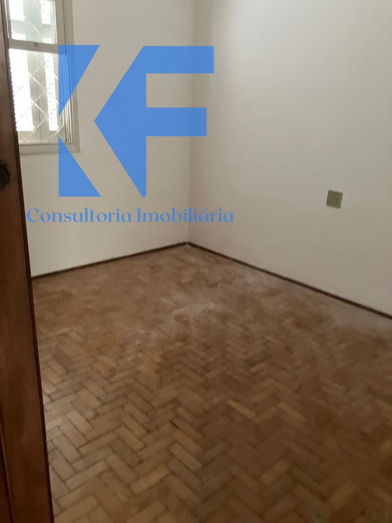 Casa para alugar com 4 quartos, 171m² - Foto 2