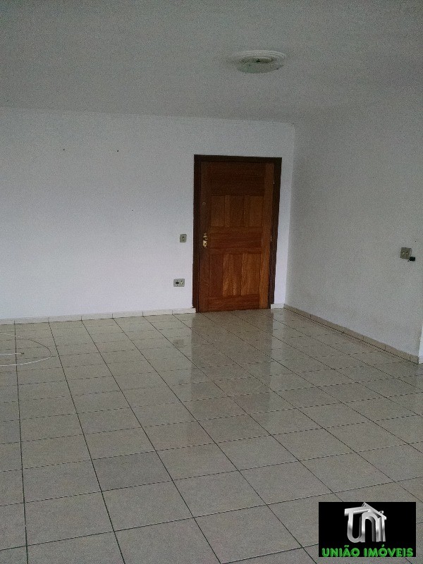 Apartamento à venda com 3 quartos, 130m² - Foto 5