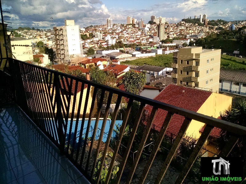 Apartamento à venda com 3 quartos, 130m² - Foto 2