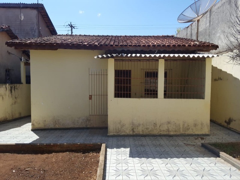 Casa para alugar com 2 quartos, 300m² - Foto 4