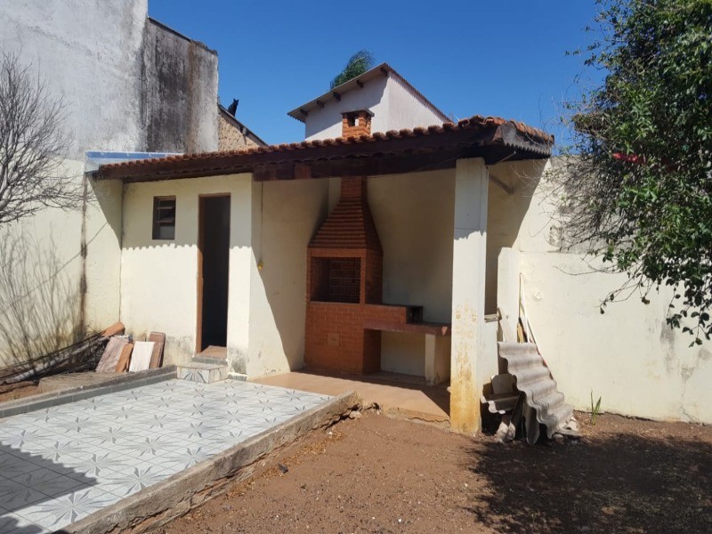 Casa para alugar com 2 quartos, 300m² - Foto 7