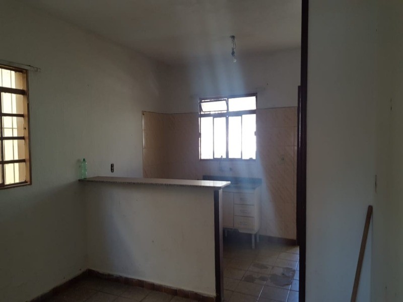 Casa para alugar com 2 quartos, 300m² - Foto 14