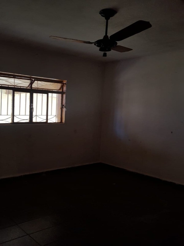 Casa para alugar com 2 quartos, 300m² - Foto 15