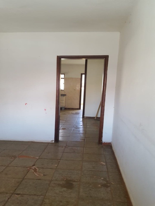 Casa para alugar com 2 quartos, 300m² - Foto 17