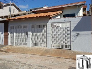 Casa à venda com 3 quartos - Foto 1