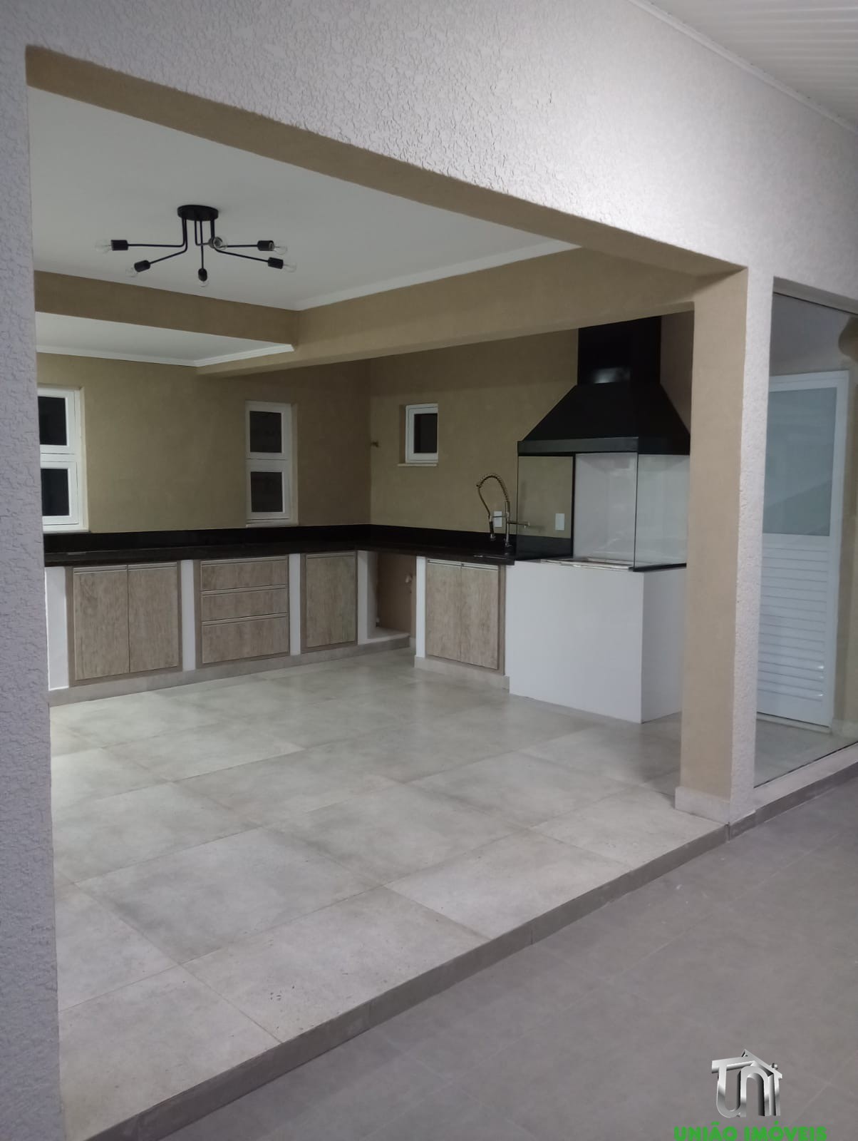 Casa à venda com 3 quartos, 250m² - Foto 17