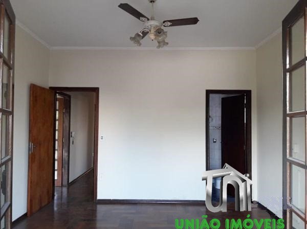 Casa à venda e aluguel com 3 quartos - Foto 4