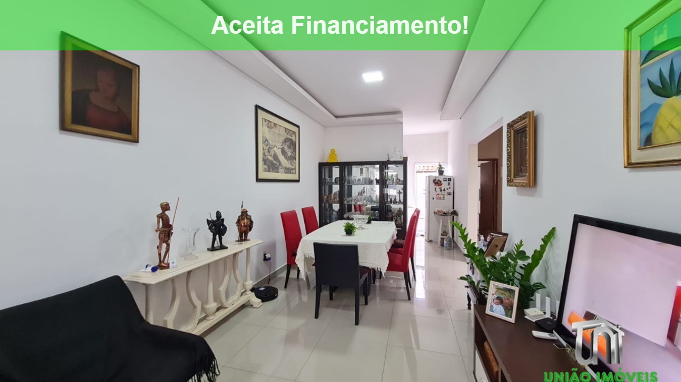 Casa à venda com 3 quartos, 147m² - Foto 1