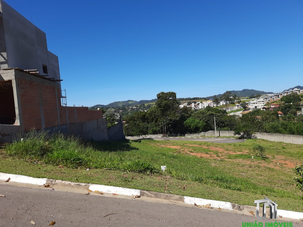 Terreno à venda, 360m² - Foto 1