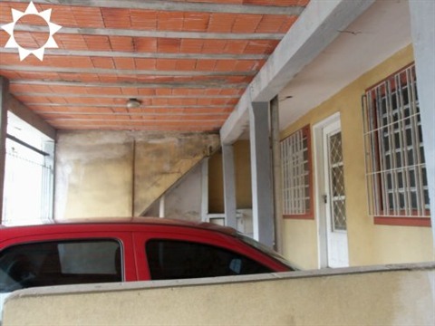 Casa à venda com 1 quarto, 200m² - Foto 2