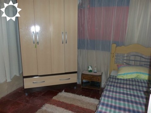 Casa à venda com 1 quarto, 200m² - Foto 1