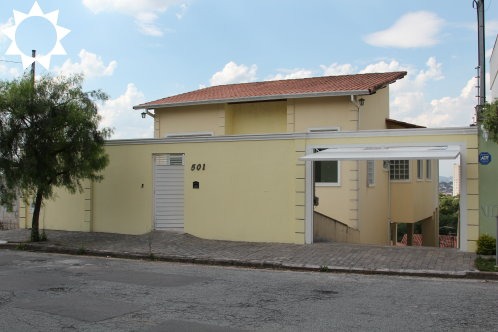 Casa à venda com 3 quartos, 365m² - Foto 1