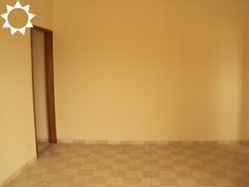 Casa à venda com 2 quartos, 300m² - Foto 4