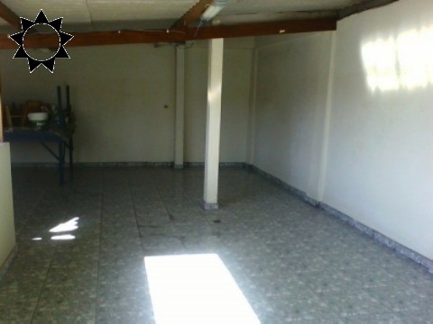 Casa à venda com 3 quartos, 200m² - Foto 2