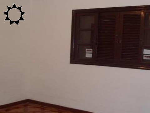 Casa à venda com 2 quartos, 165m² - Foto 2