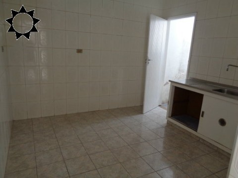 Casa à venda com 3 quartos, 124m² - Foto 1