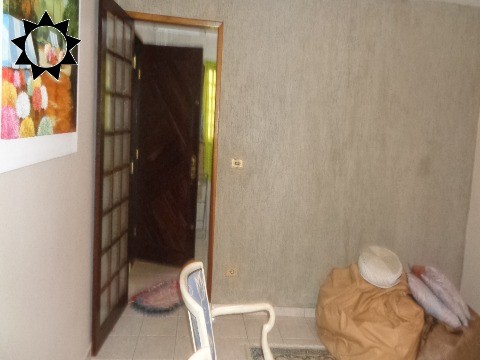 Casa à venda com 2 quartos, 150m² - Foto 2