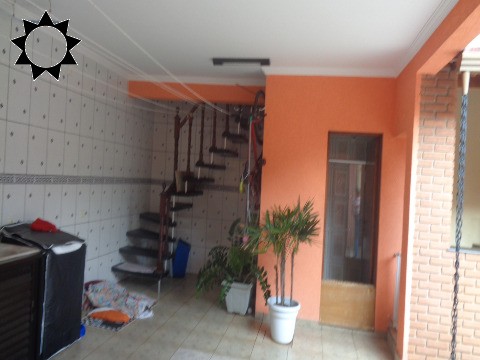 Casa à venda com 4 quartos, 200m² - Foto 27