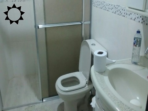 Casa à venda com 2 quartos, 130m² - Foto 2