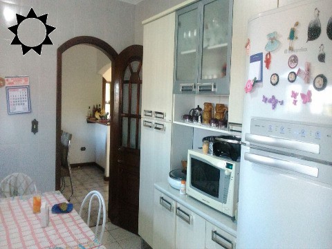 Casa à venda com 3 quartos, 250m² - Foto 1