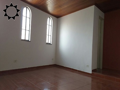 Casa à venda com 3 quartos, 216m² - Foto 1