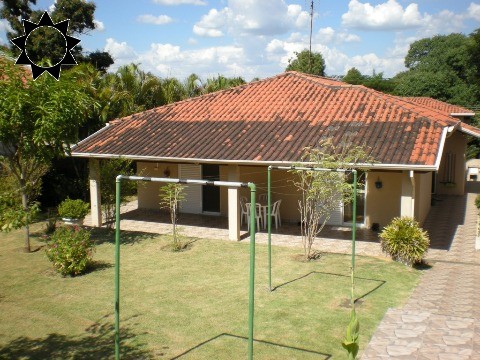 Fazenda à venda com 4 quartos, 372m² - Foto 1