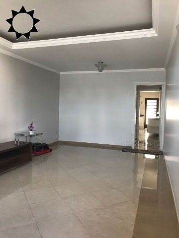 Casa à venda com 3 quartos, 121m² - Foto 1