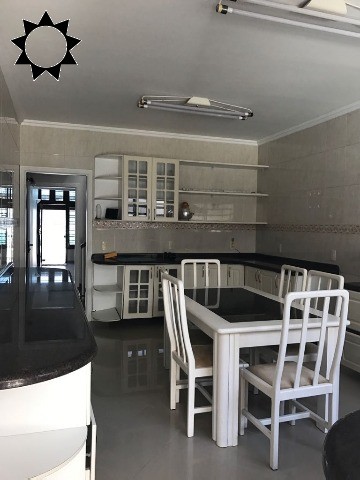 Casa à venda com 3 quartos, 121m² - Foto 2