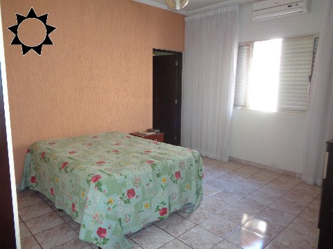 Casa à venda com 4 quartos, 250m² - Foto 16