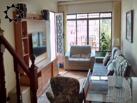 Casa à venda com 4 quartos, 180m² - Foto 1