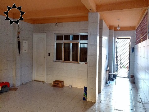 Casa à venda com 3 quartos, 229m² - Foto 2