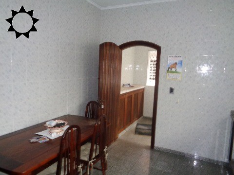 Casa à venda com 2 quartos, 120m² - Foto 1