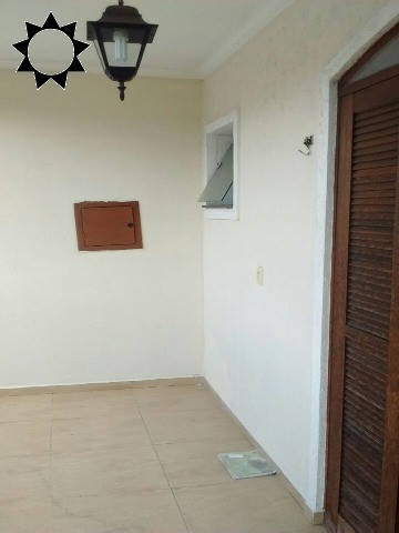 Casa à venda com 2 quartos, 180m² - Foto 3