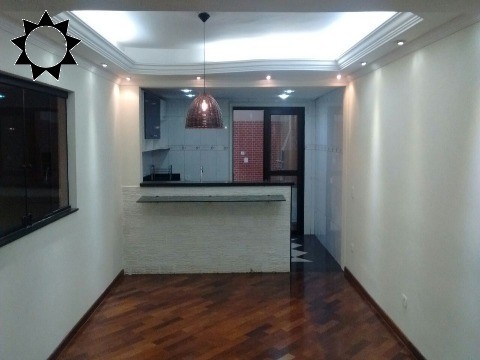 Casa à venda com 2 quartos, 180m² - Foto 1