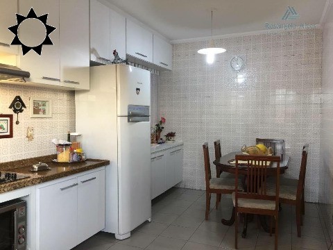 Casa à venda com 2 quartos, 130m² - Foto 1