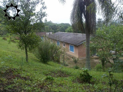 Fazenda à venda com 3 quartos, 200m² - Foto 1