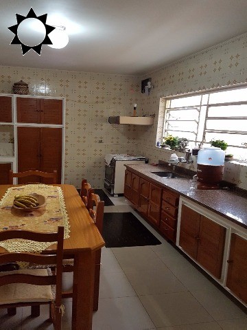 Casa à venda com 3 quartos, 215m² - Foto 11