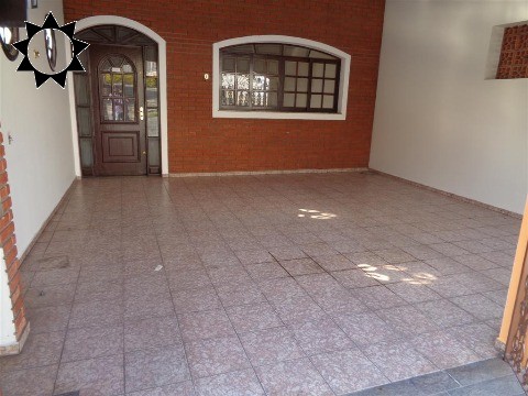 Casa para alugar com 3 quartos, 200m² - Foto 3