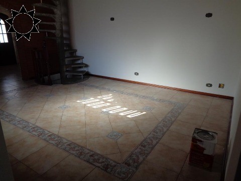 Casa para alugar com 3 quartos, 200m² - Foto 4